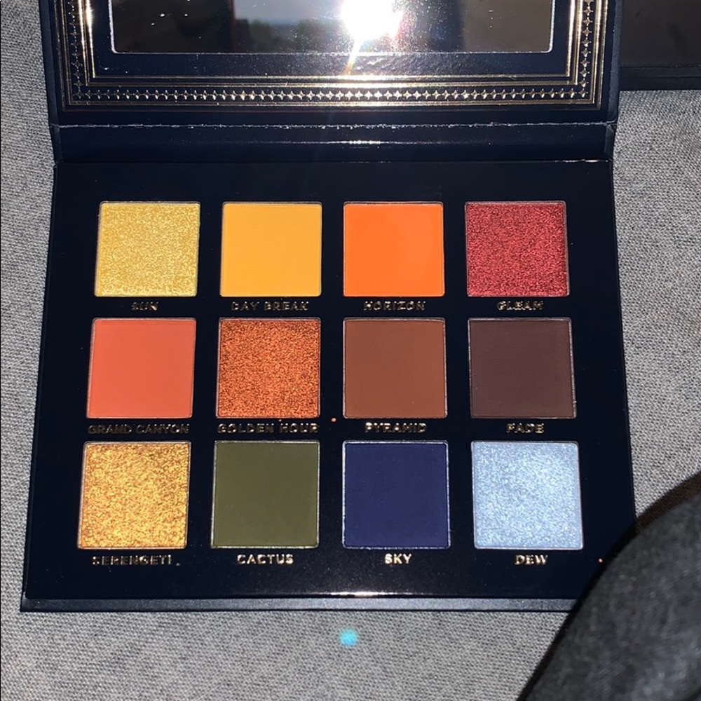 Eyeshadow - Picture 5 of 6